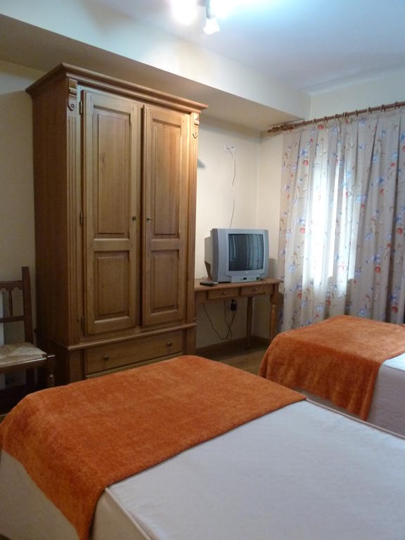 Apartahotel Faure Sallent De Gallego Ngoại thất bức ảnh