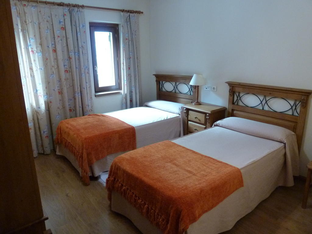 Apartahotel Faure Sallent De Gallego Phòng bức ảnh